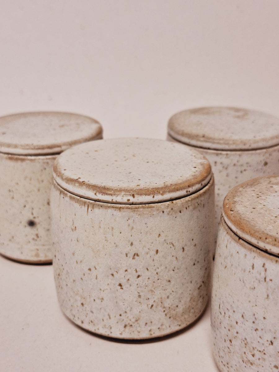 Dóza malá krémová