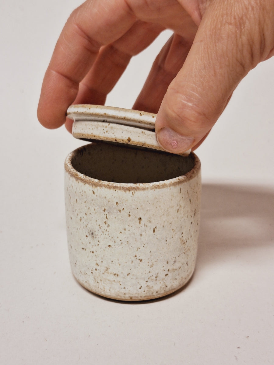 Dóza malá krémová